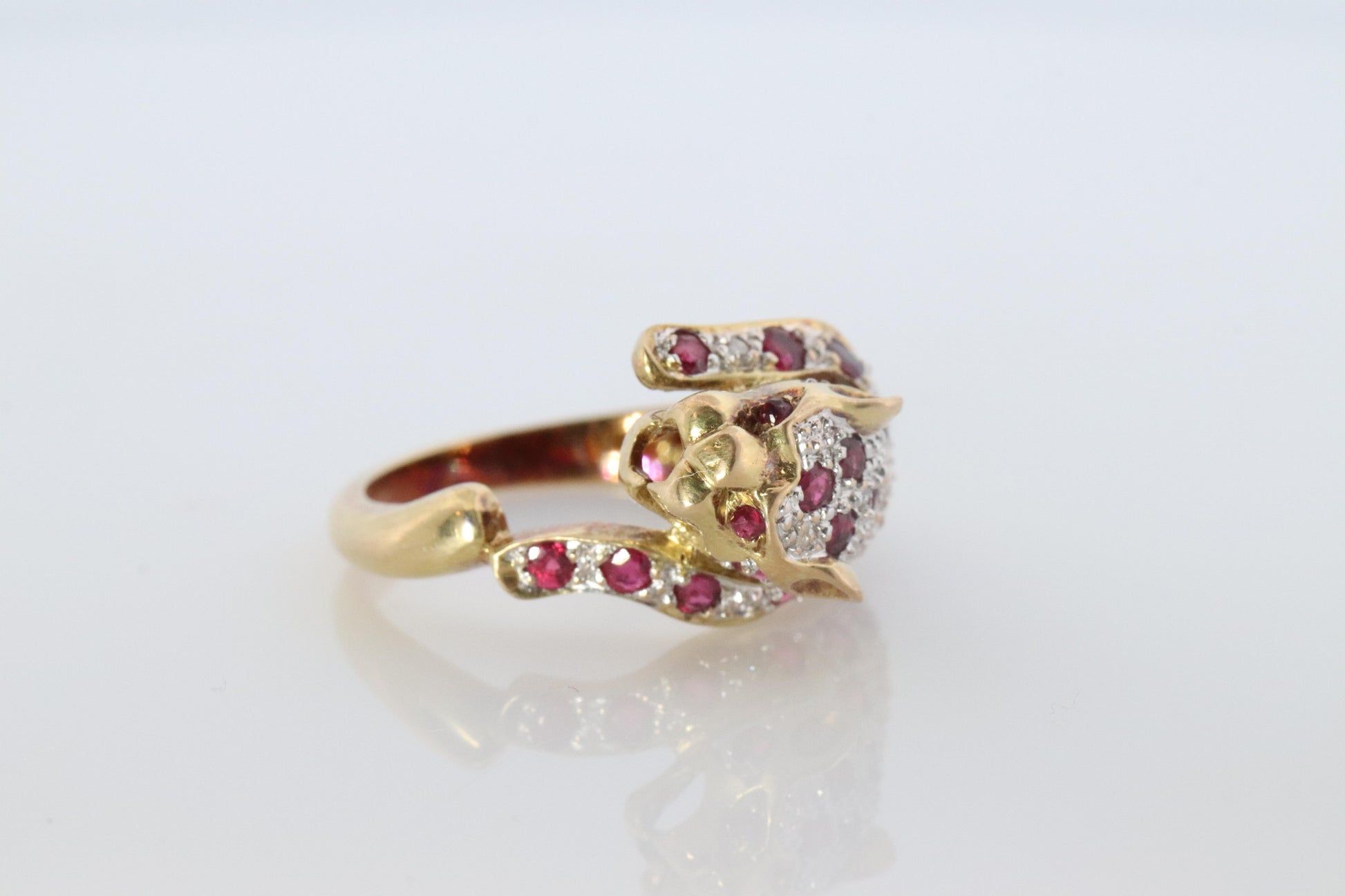 18k Panther Leopard Jaguar Cheetah Ruby ring. Encrusted Rubies Ready to Pouce