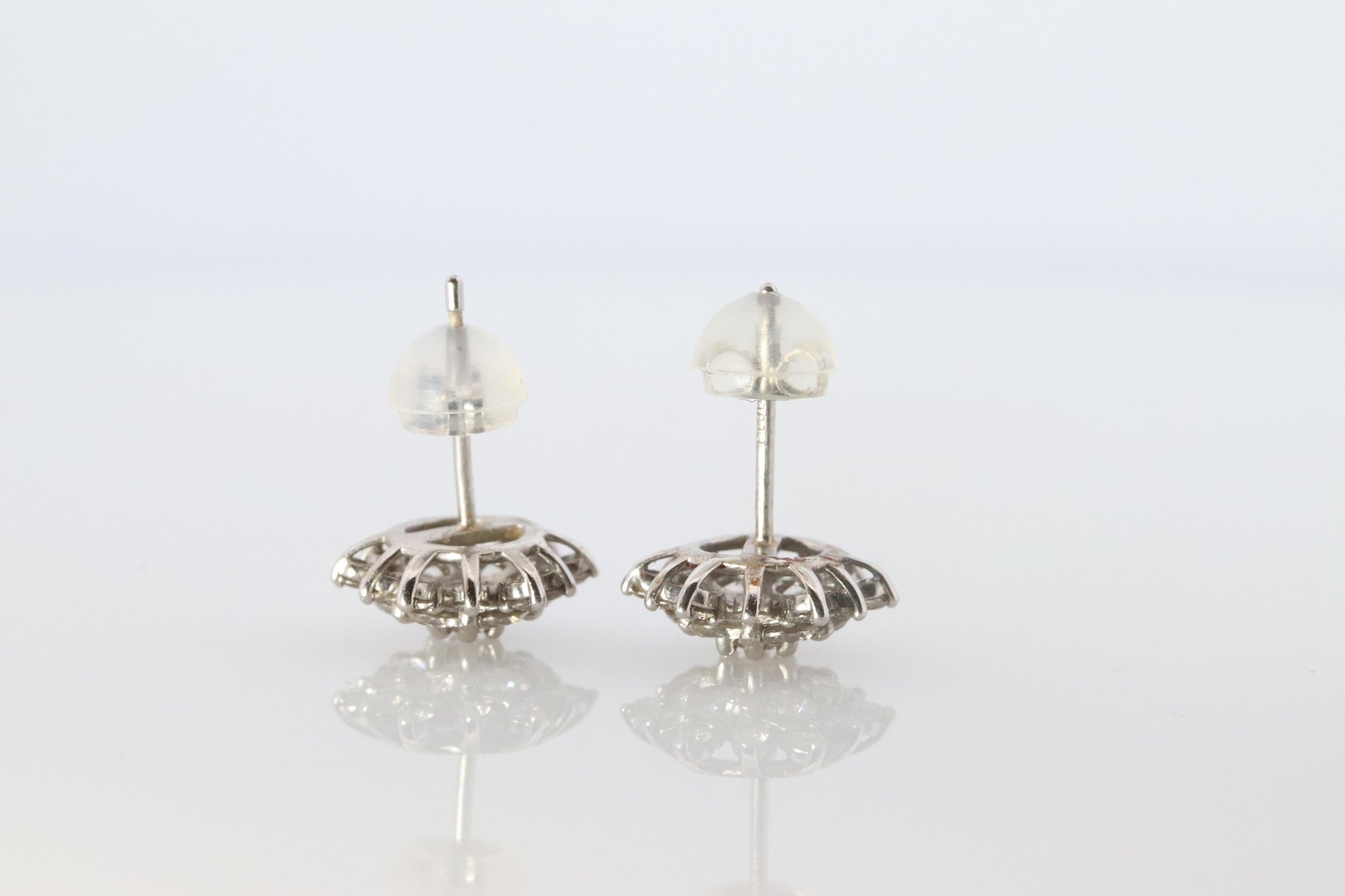 Diamond Flower Cluster Stud Earrings.  Platinum Earrings. Pt900 and 1CTW dia.