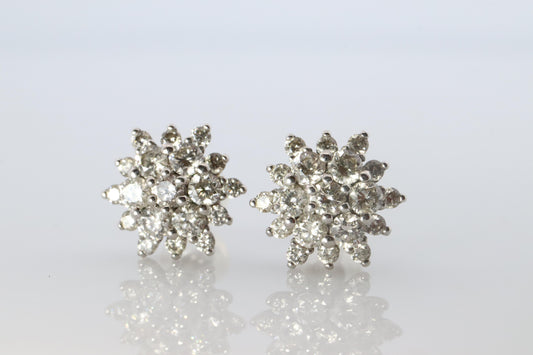 Diamond Flower Cluster Stud Earrings.  Platinum Earrings. Pt900 and 1CTW dia.