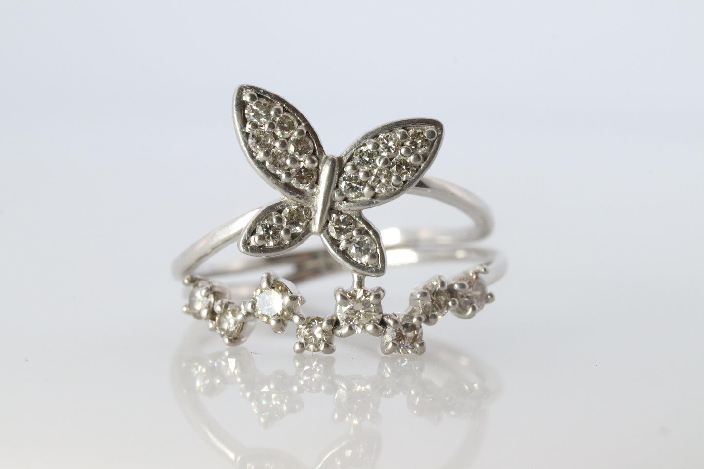 Platinum Butterfly ring. Pt900 Fun Diamond Dainty cluster band.