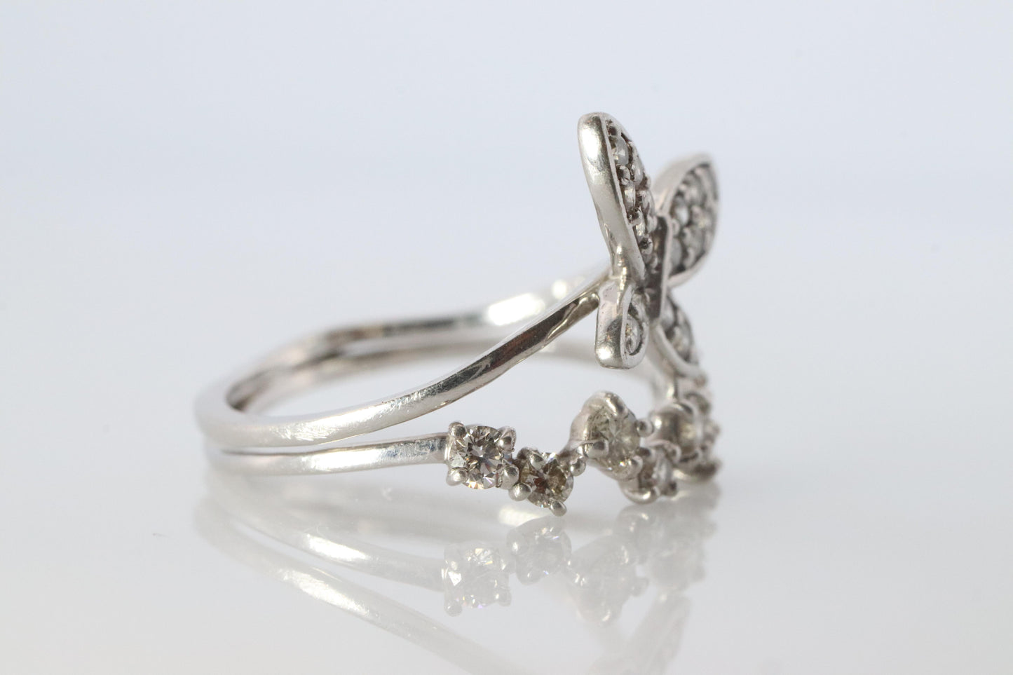 Platinum Butterfly ring. Pt900 Fun Diamond Dainty cluster band.