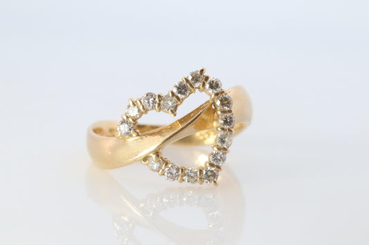 18k Diamond Heart ring. 18k Yellow Gold Open Heart Love ring.