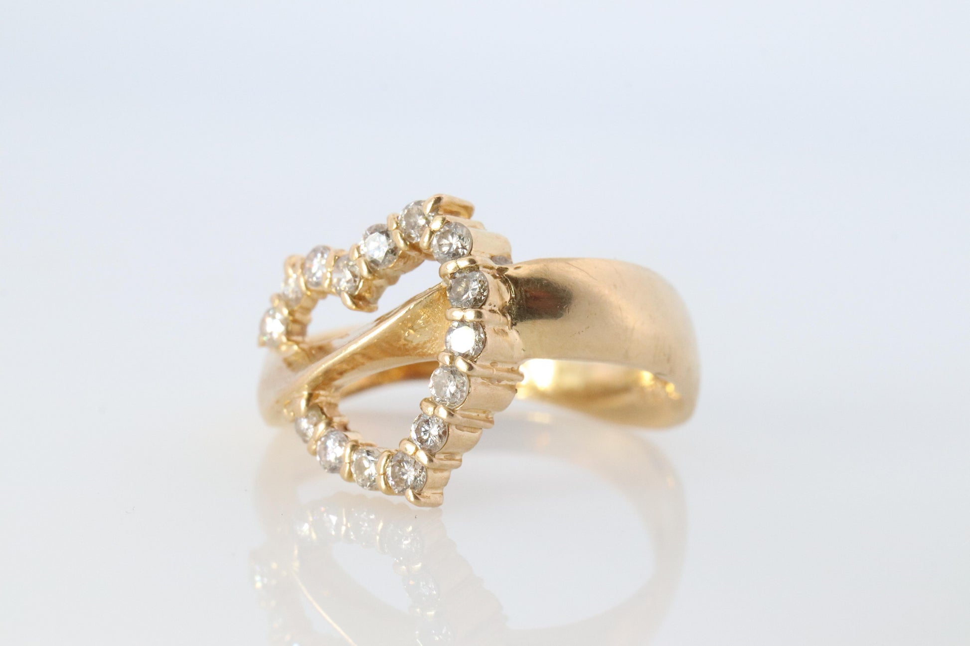 18k Diamond Heart ring. 18k Yellow Gold Open Heart Love ring.