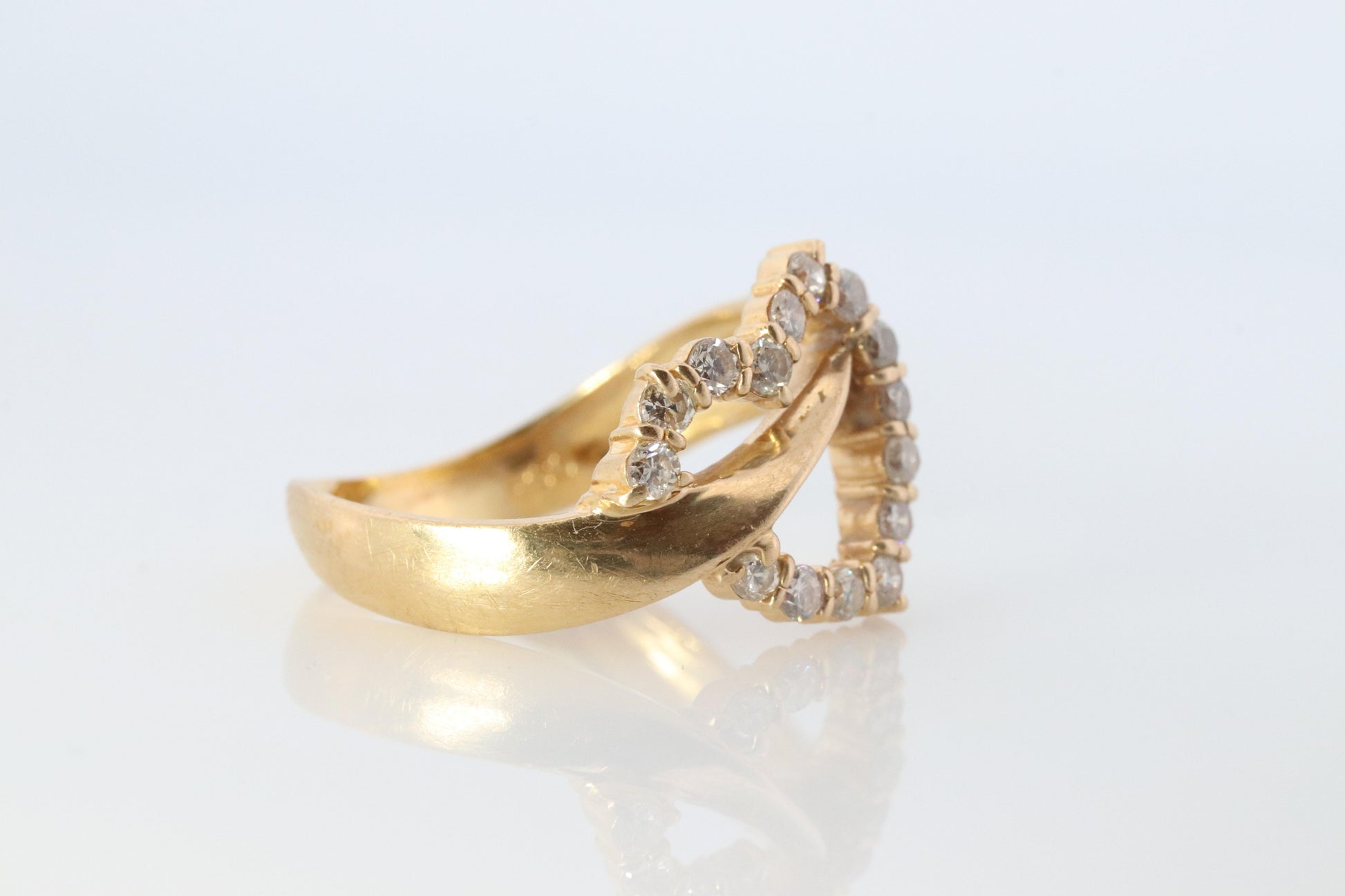 18k Diamond Heart ring. 18k Yellow Gold Open Heart Love ring.