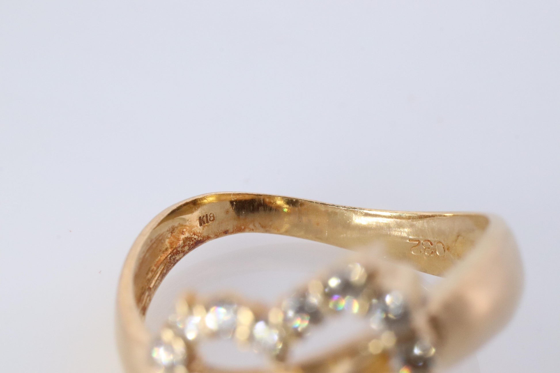 18k Diamond Heart ring. 18k Yellow Gold Open Heart Love ring.