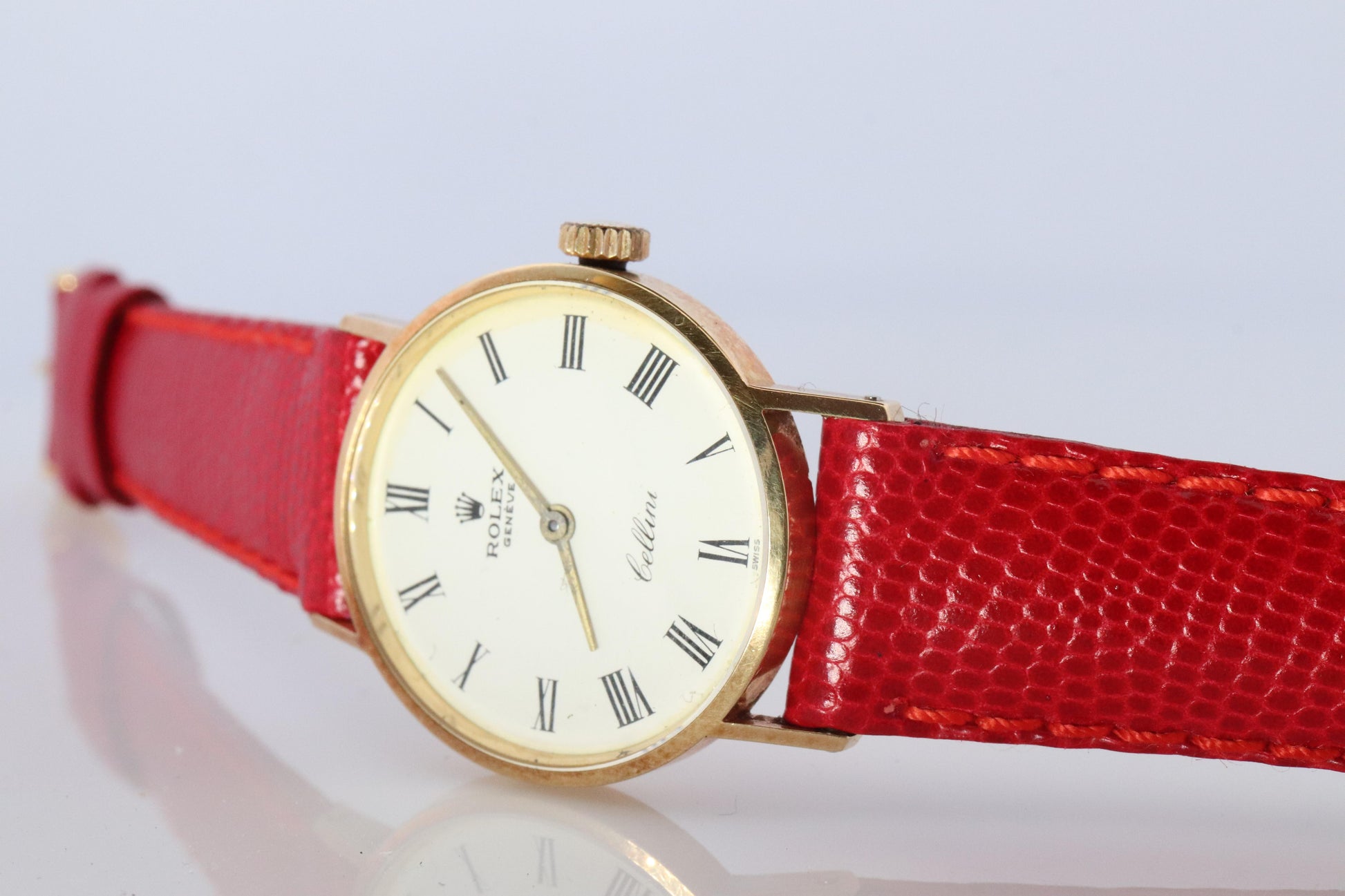 Genuine 18k Rolex Watch. 18k YG Ladies Rolex CELLINI 3810 Round WristWatch