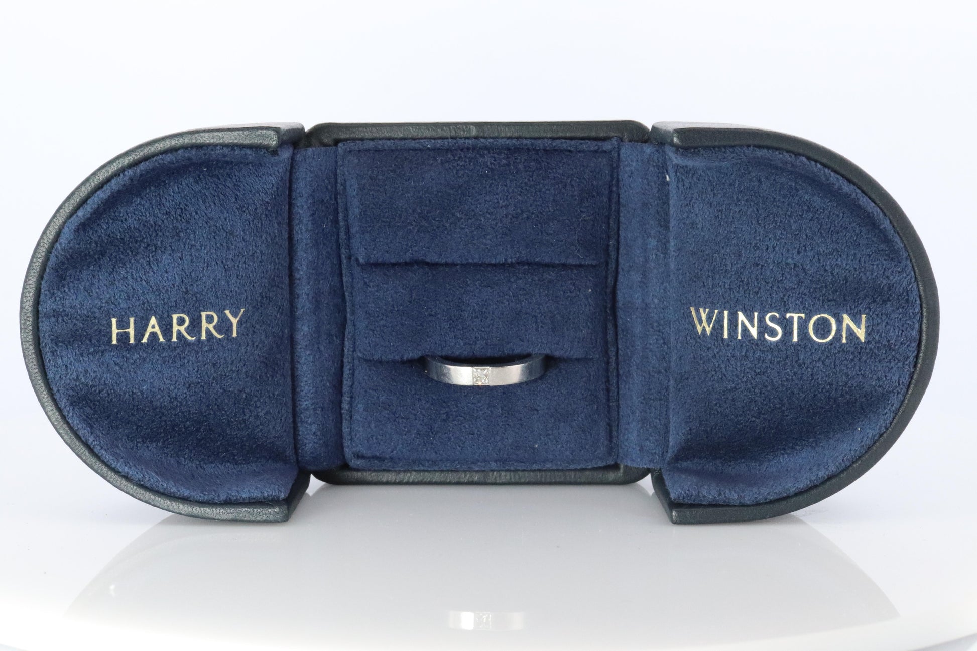 Harry Winston Ring. Princess Diamond Solitaire PT950 Platinum Band.