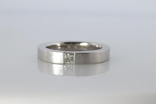 Harry Winston Ring. Princess Diamond Solitaire PT950 Platinum Band.