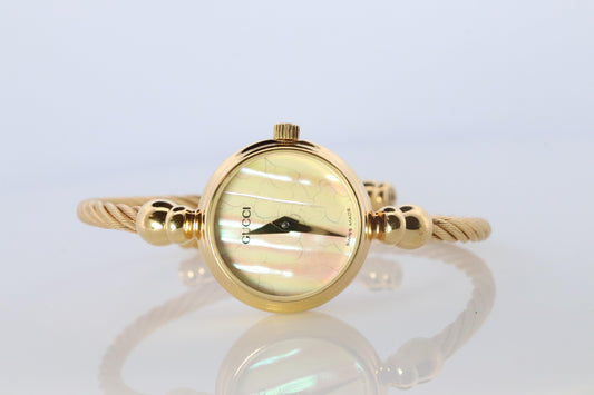Vintage GUCCI Quartz 2700.2.L  Watch. Gucci Ladies Bangle Gold Tone MOP Dial.