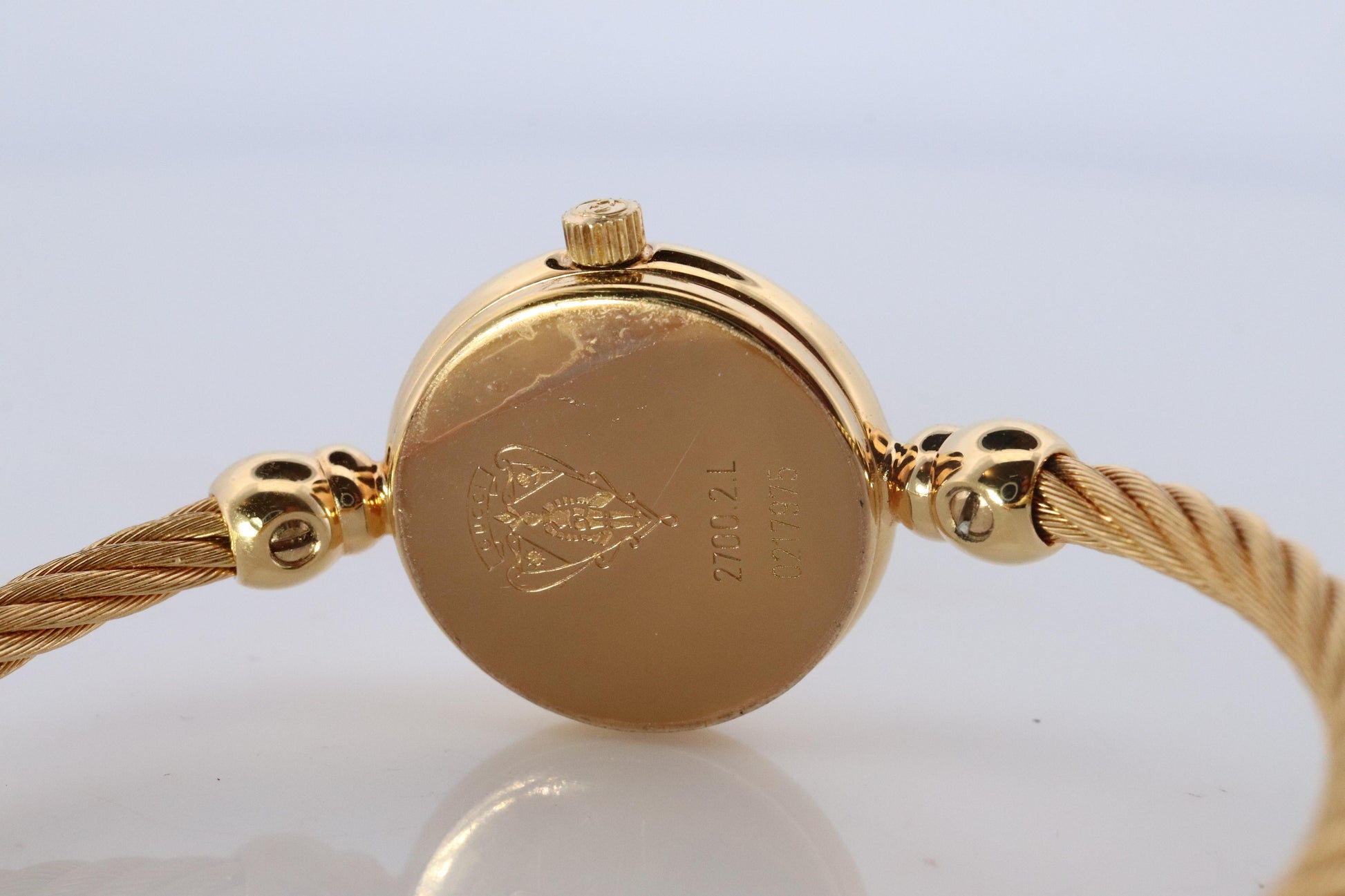Vintage GUCCI Quartz 2700.2.L  Watch. Gucci Ladies Bangle Gold Tone MOP Dial.