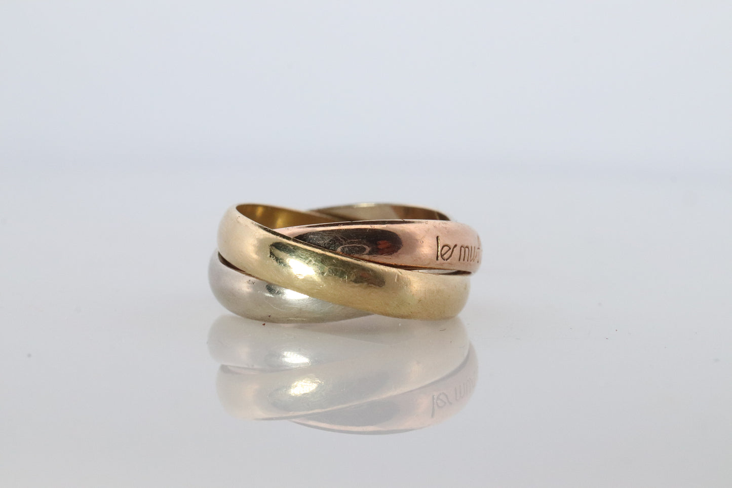 خاتم ثلاثي الألوان من مجموعة كارتييه عيار 18 قيراطًا عيار 750. خاتم Must de Cartier ثلاثي الألوان. شريط