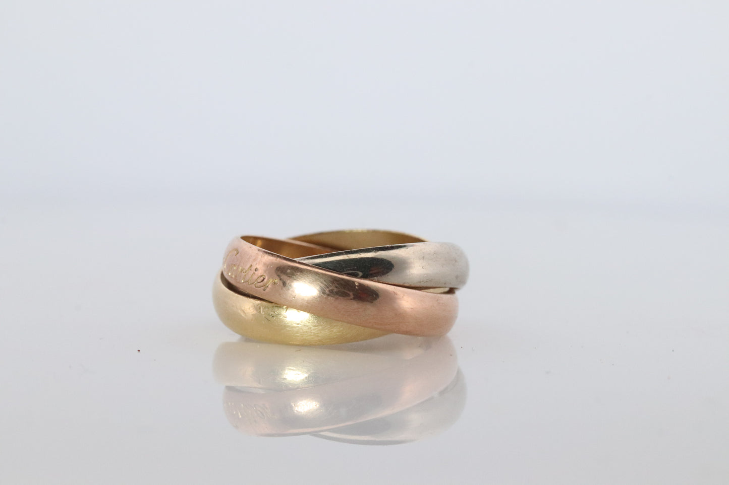 خاتم ثلاثي الألوان من مجموعة كارتييه عيار 18 قيراطًا عيار 750. خاتم Must de Cartier ثلاثي الألوان. شريط