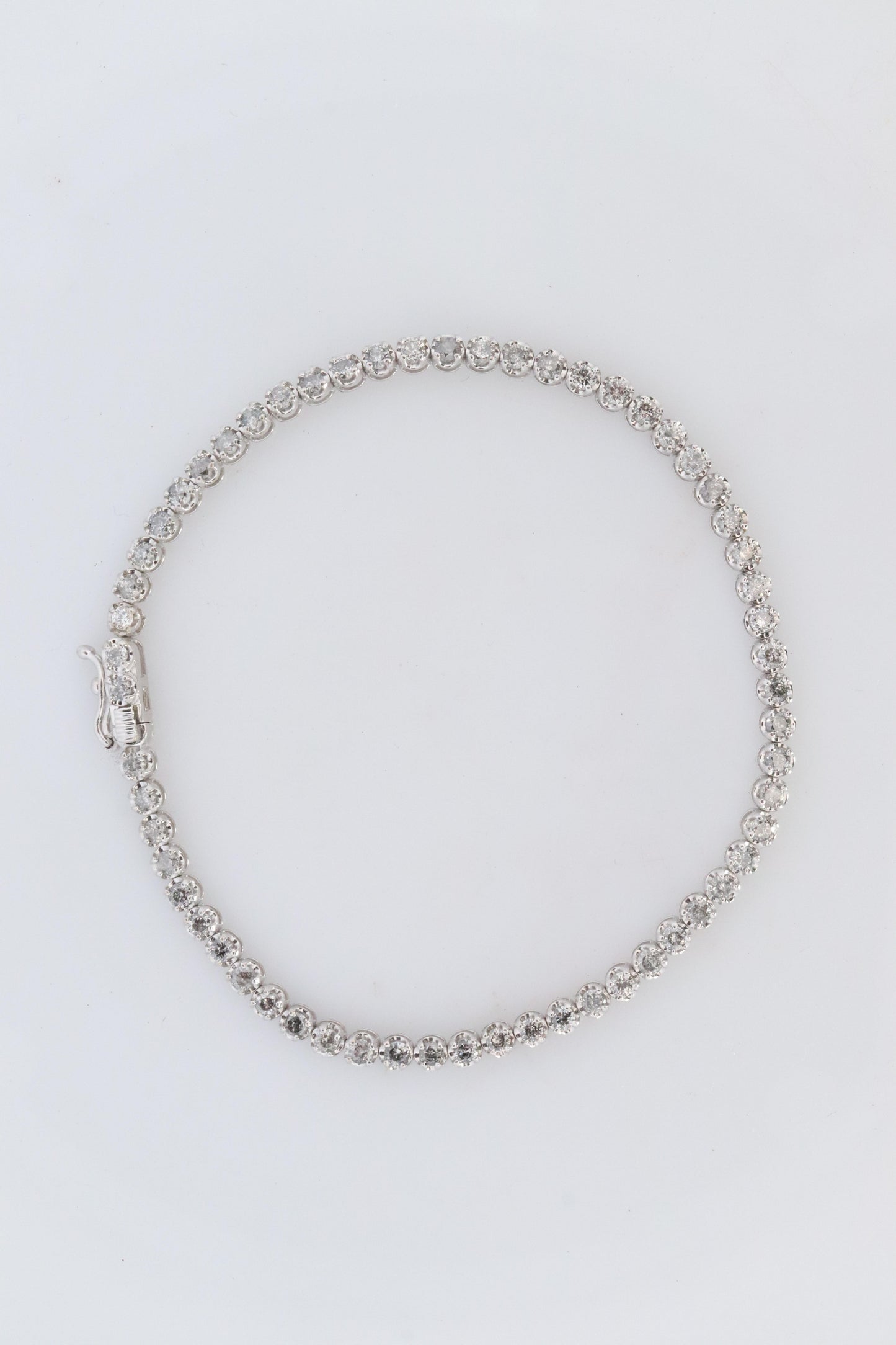 18k Diamond Tennis Bracelet. 18k White Gold round diamond Tennis bracelet. 2CTW