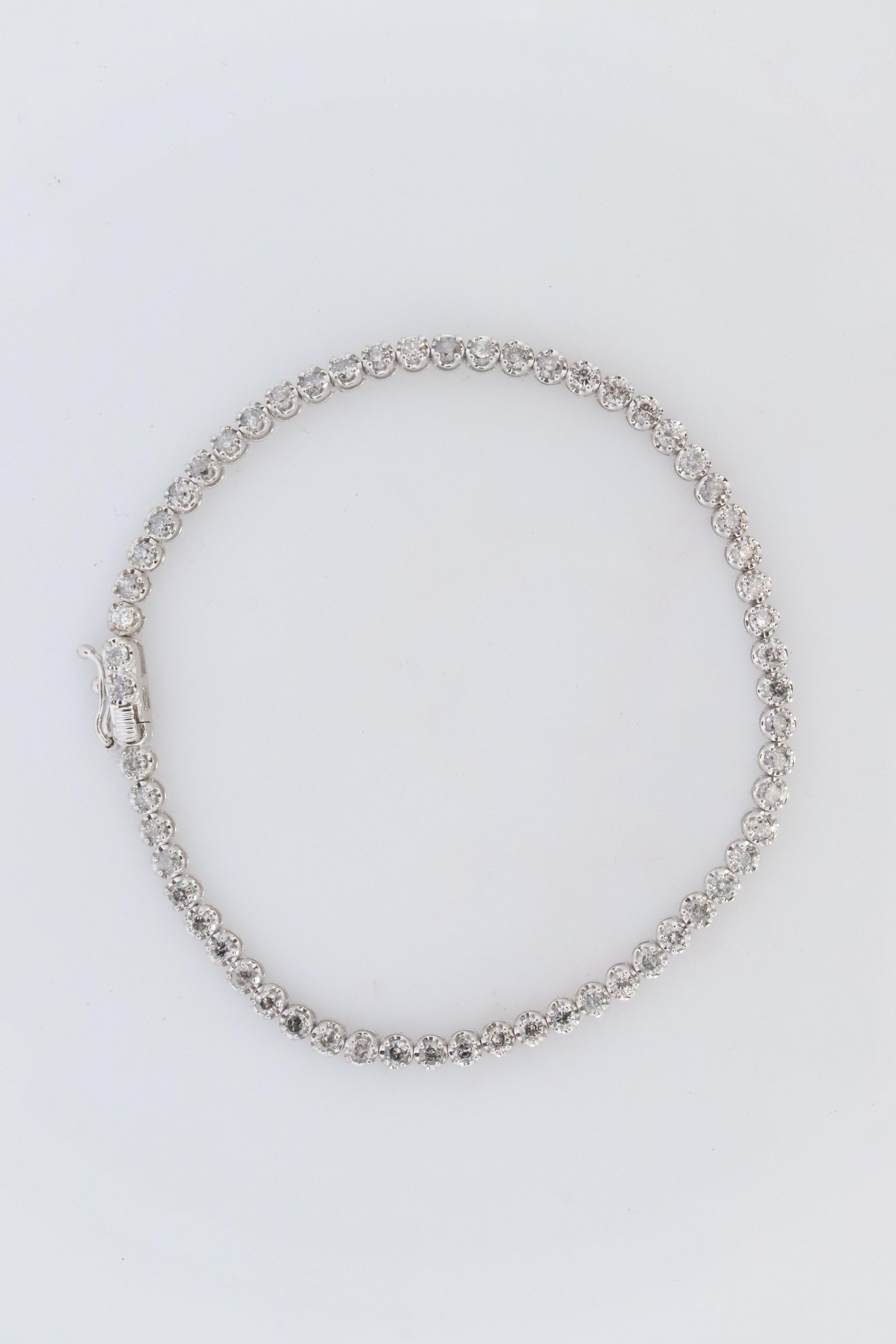 18k Diamond Tennis Bracelet. 18k White Gold round diamond Tennis bracelet. 2CTW