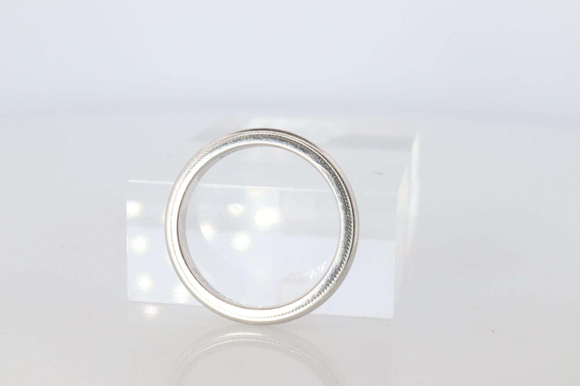 Vintage Tiffany and Co Ring. Authentic Platinum Band. T&CO Milgrain 3mm