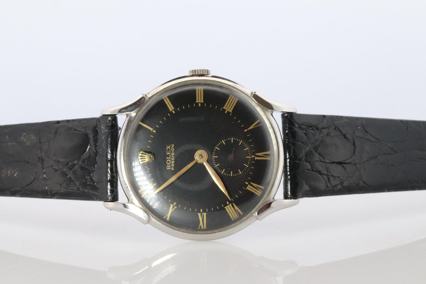 ROLEX Watch. Rolex ref. 4498 Precision 1940s Black Dial Mens Rolex watch.