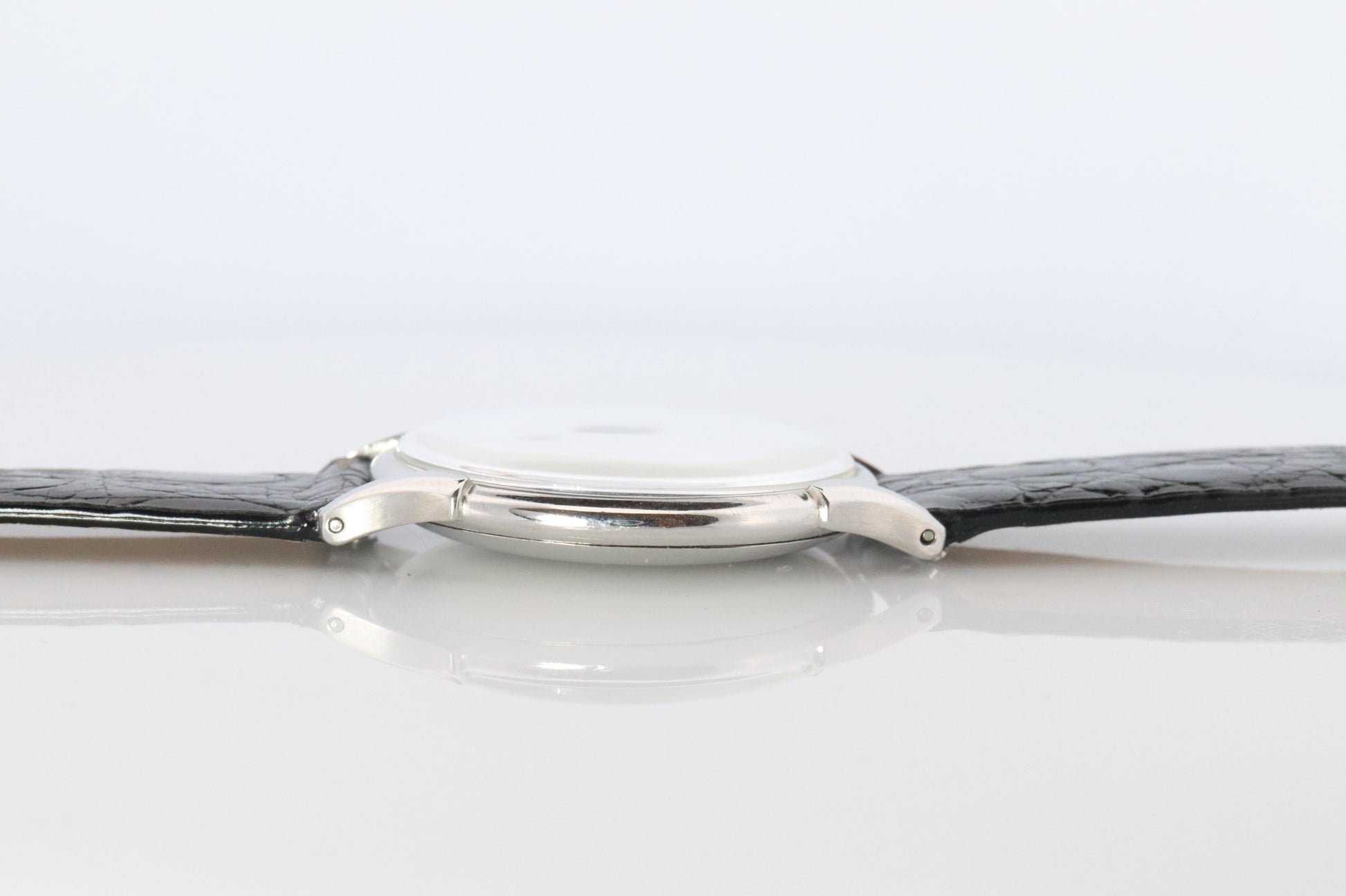 ROLEX Watch. Rolex ref. 4498 Precision 1940s Black Dial Mens Rolex watch.