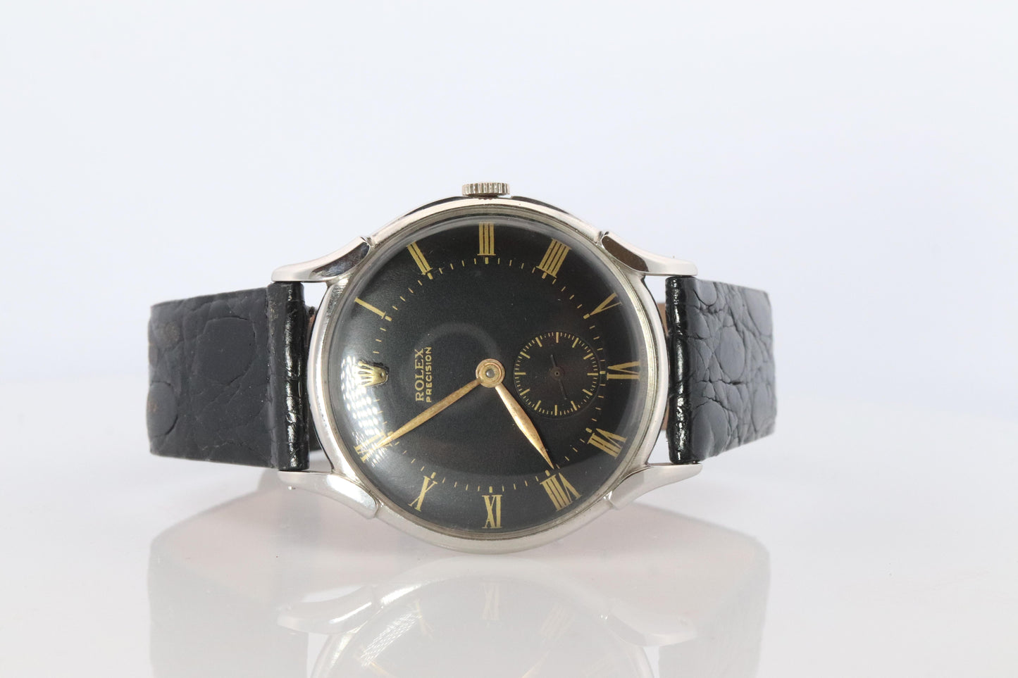 ROLEX Watch. Rolex ref. 4498 Precision 1940s Black Dial Mens Rolex watch.
