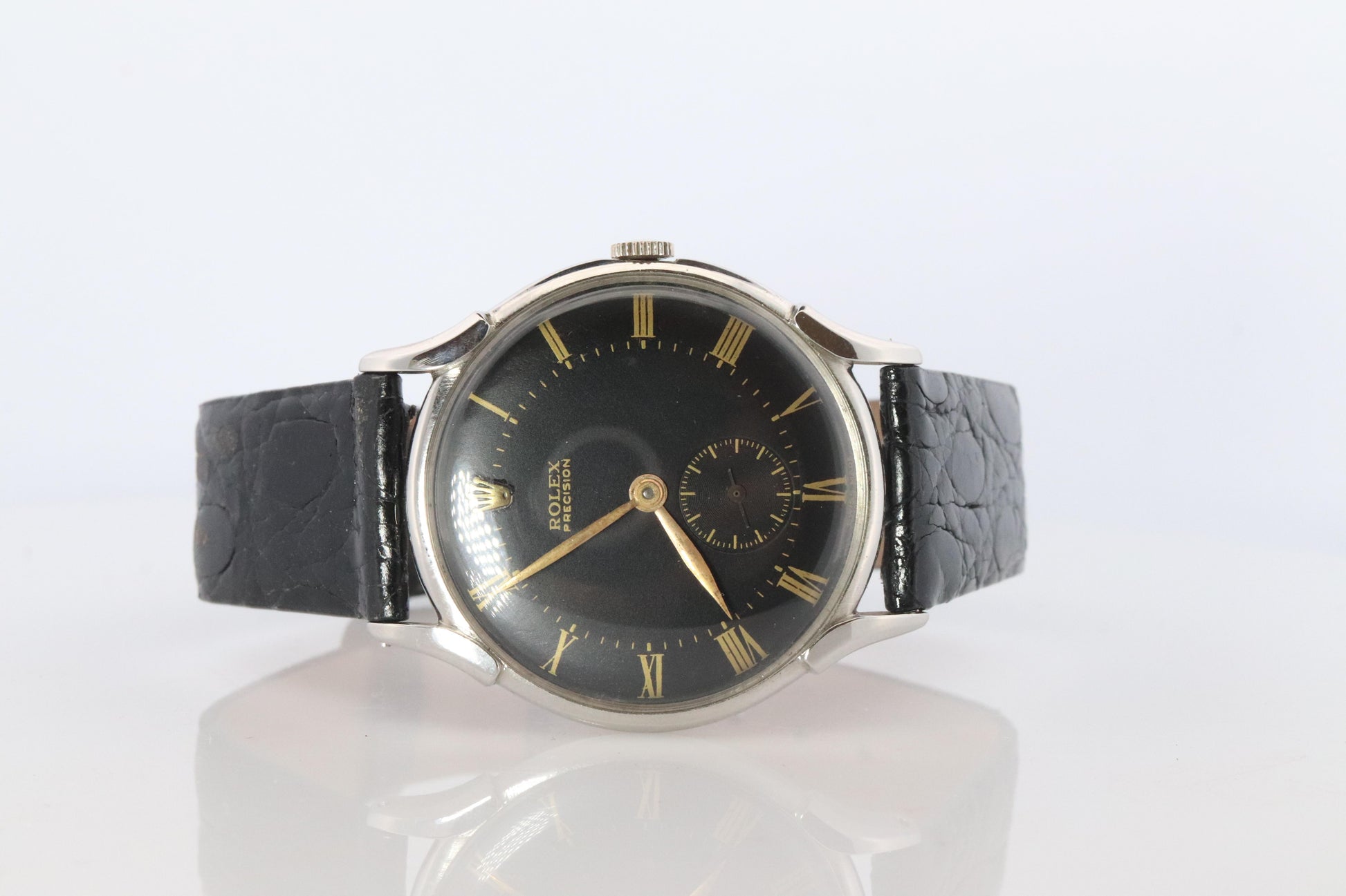 ROLEX Watch. Rolex ref. 4498 Precision 1940s Black Dial Mens Rolex watch.
