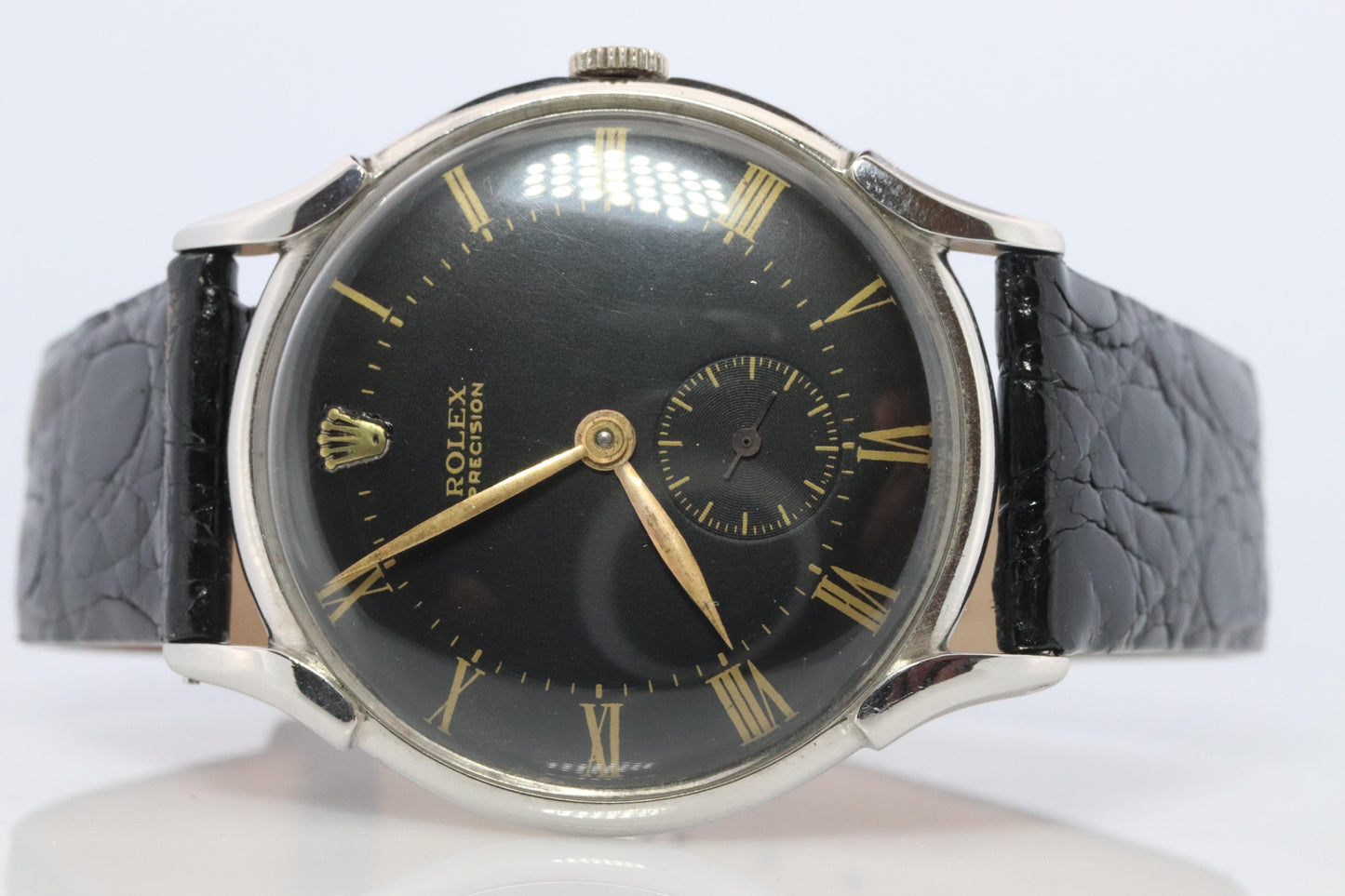ROLEX Watch. Rolex ref. 4498 Precision 1940s Black Dial Mens Rolex watch.