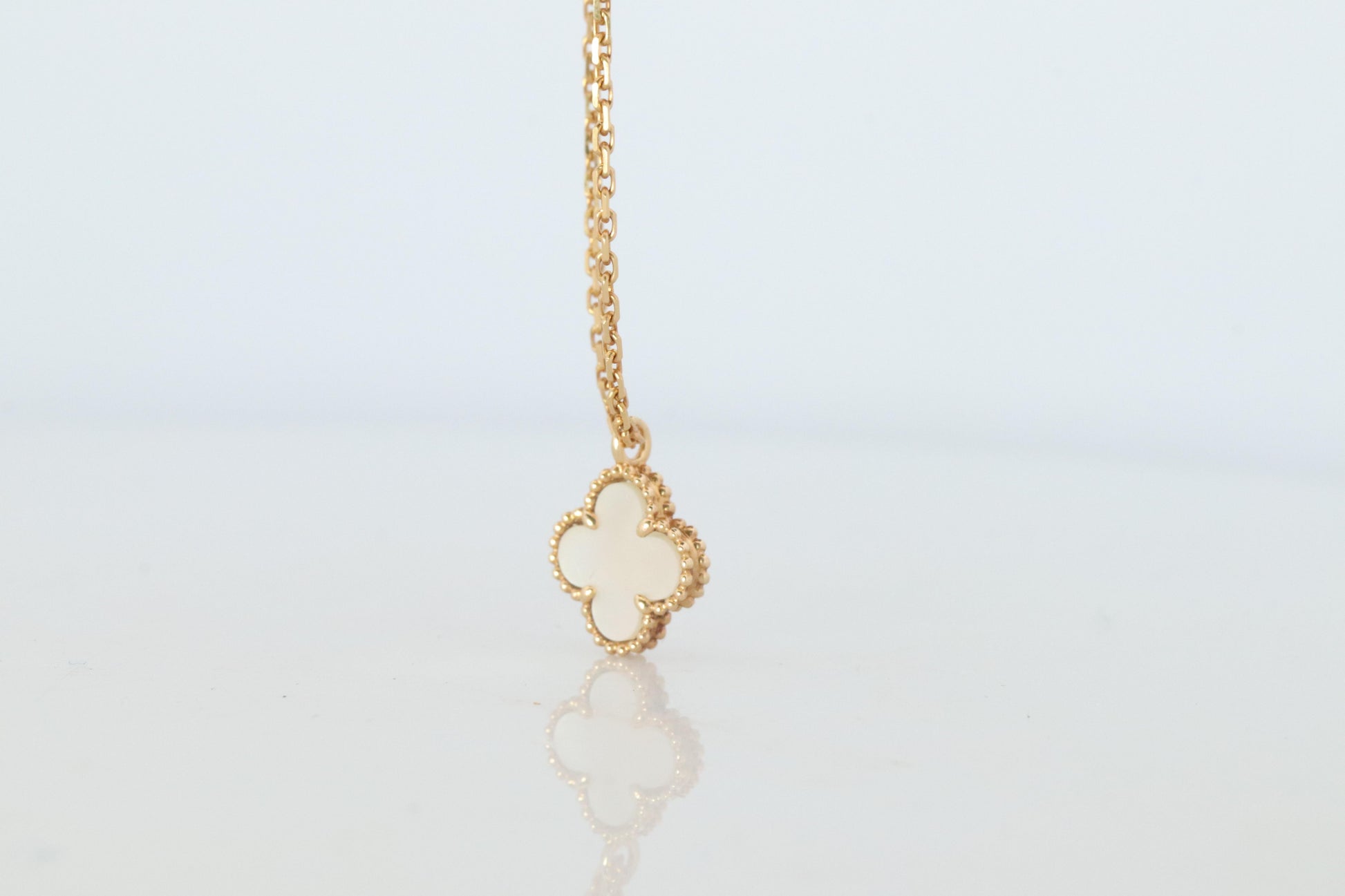 Van Cleef Arpels Alhambra Necklace . Genuine VCA 18k YG Sweet Shell Pendant