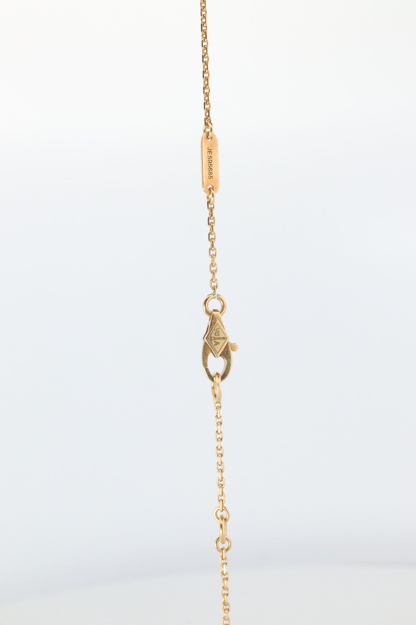 Van Cleef Arpels Alhambra Necklace . Genuine VCA 18k YG Sweet Shell Pendant