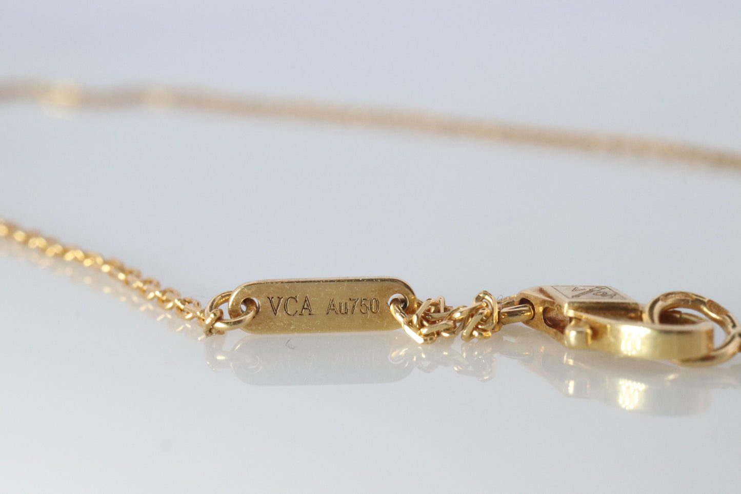 Van Cleef Arpels Alhambra Necklace . Genuine VCA 18k YG Sweet Shell Pendant