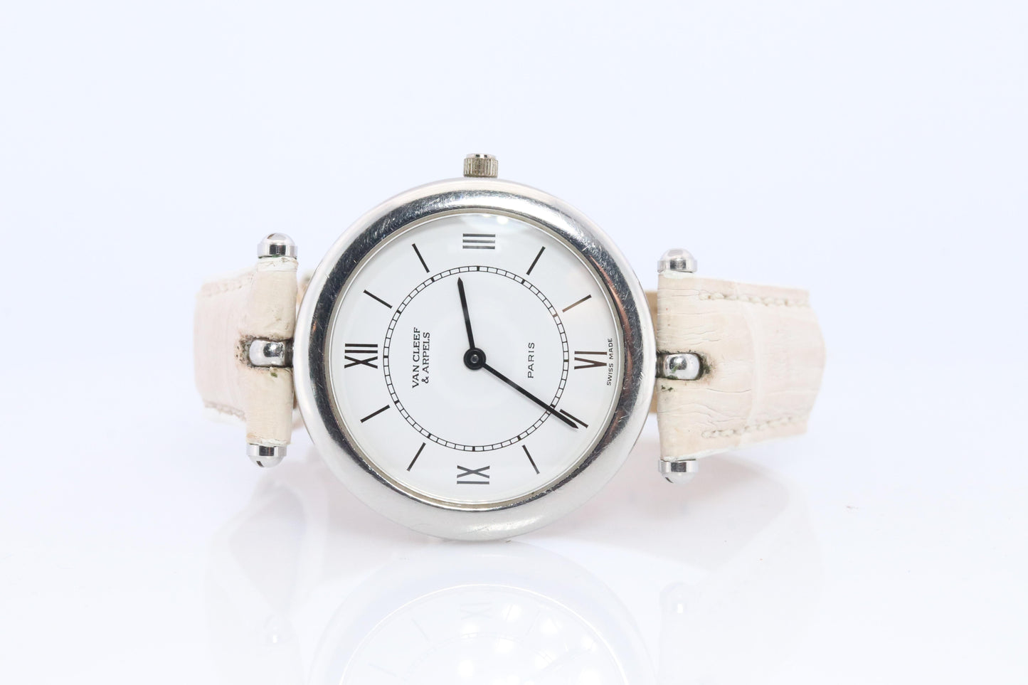 Van Cleef and Arpels watch. VCA 53140 La Collection SS Round 31mm Watch