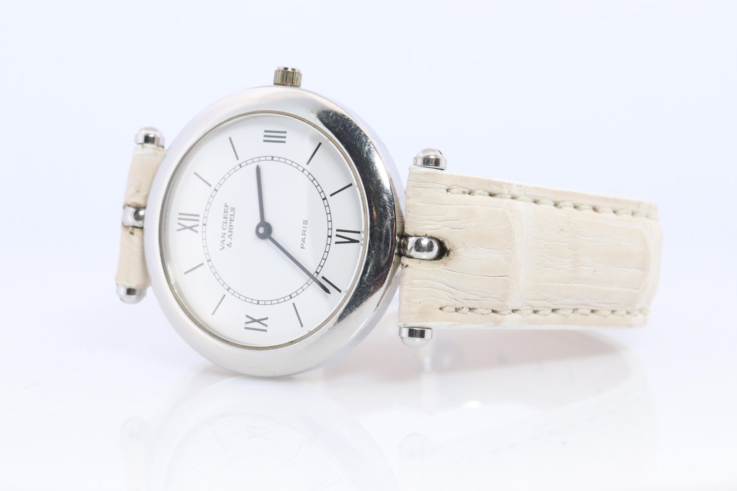 Van Cleef and Arpels watch. VCA 53140 La Collection SS Round 31mm Watch