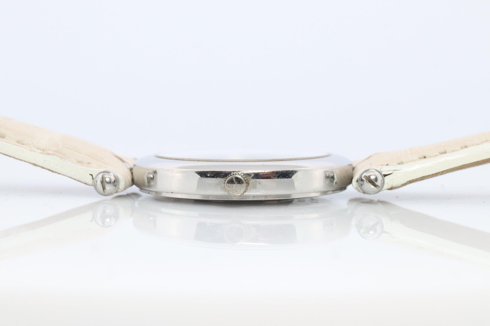 Van Cleef and Arpels watch. VCA 53140 La Collection SS Round 31mm Watch