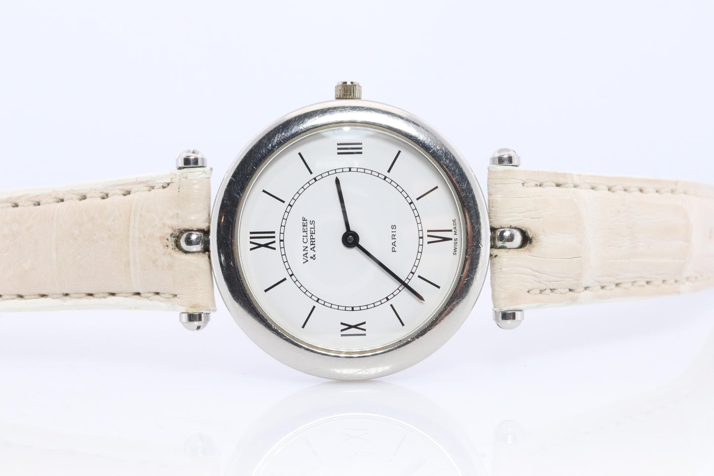 Van Cleef and Arpels watch. VCA 53140 La Collection SS Round 31mm Watch