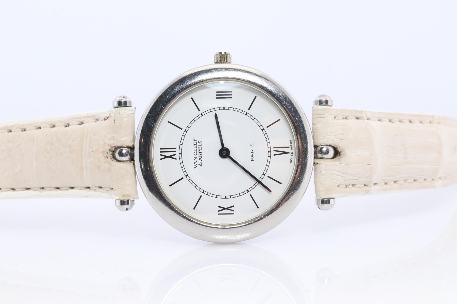 Van Cleef and Arpels watch. VCA 53140 La Collection SS Round 31mm Watch