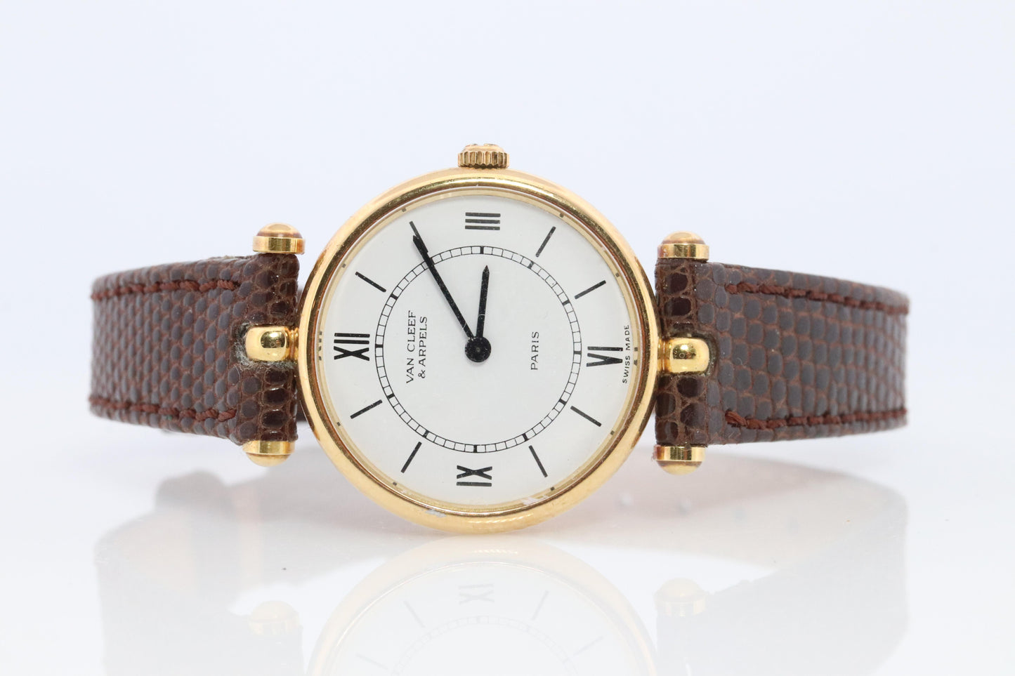 Van Cleef and Arpels 18601 watch. 18k Gold VCA Classique Ladies Watch.