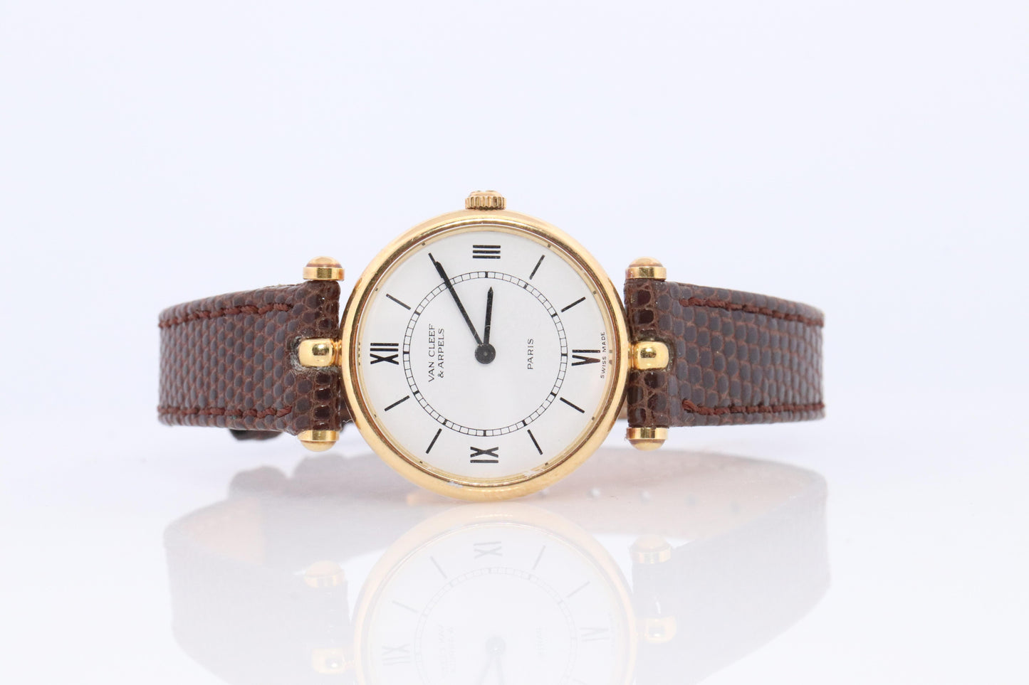 Van Cleef and Arpels 18601 watch. 18k Gold VCA Classique Ladies Watch.