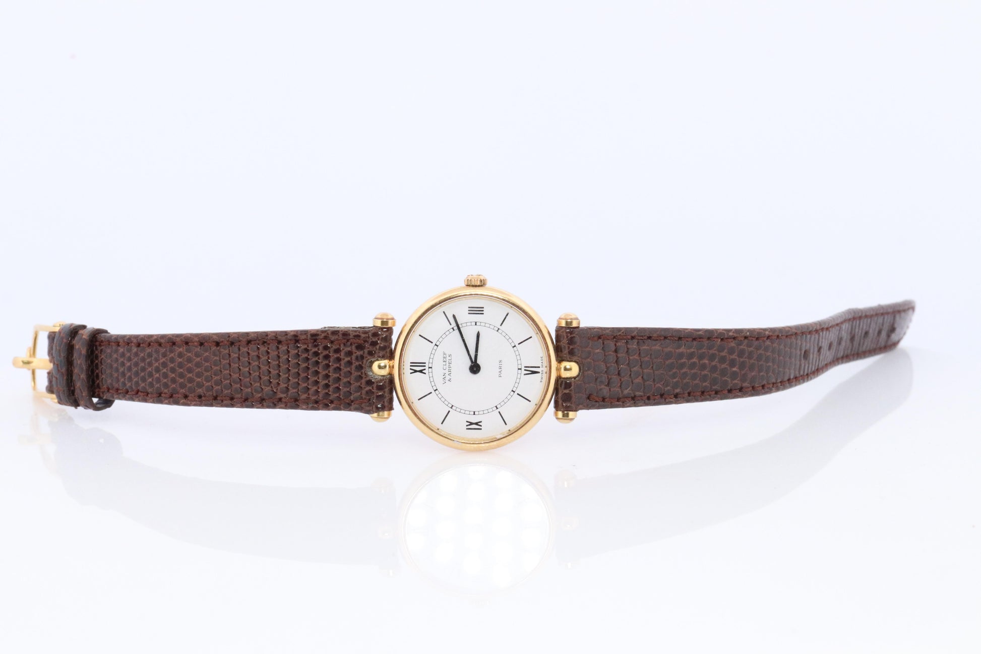 Van Cleef and Arpels 18601 watch. 18k Gold VCA Classique Ladies Watch.