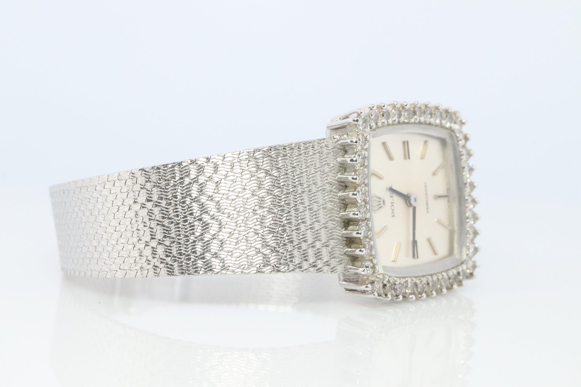 Genuine Rolex Watch. Diamond Bezel 1971 Ladies Manual ROLEX 2611 Precision