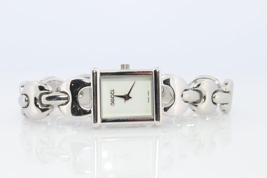 Vintage GUCCI Quartz 1800L  Watch. Gucci Ladies Silver Tone White Dial.
