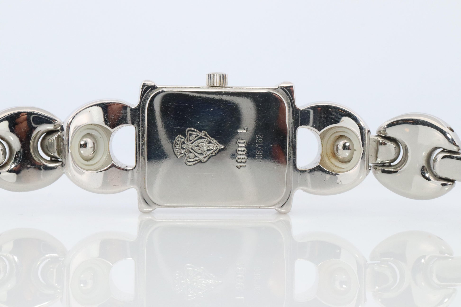 Vintage GUCCI Quartz 1800L  Watch. Gucci Ladies Silver Tone White Dial.