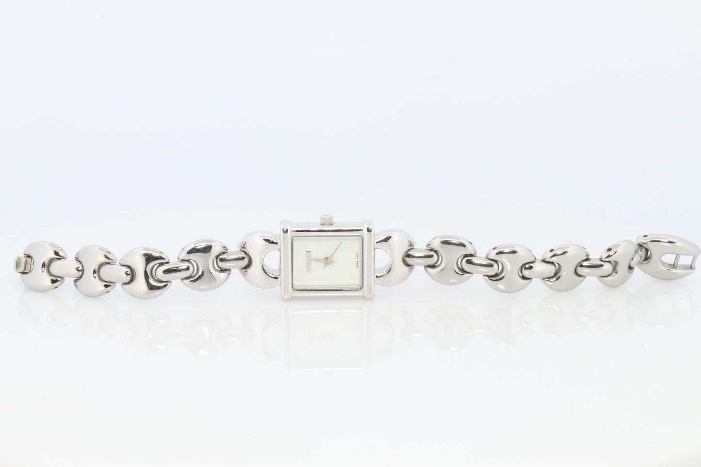 Vintage GUCCI Quartz 1800L  Watch. Gucci Ladies Silver Tone White Dial.