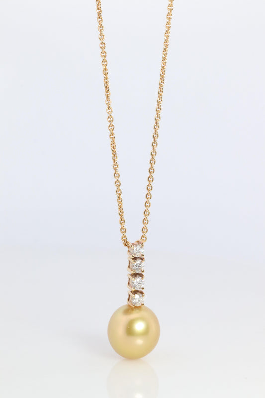 Mikimoto Pendant. Genuine 18k Yellow Gold Mikimoto South Sea Pearl Necklace
