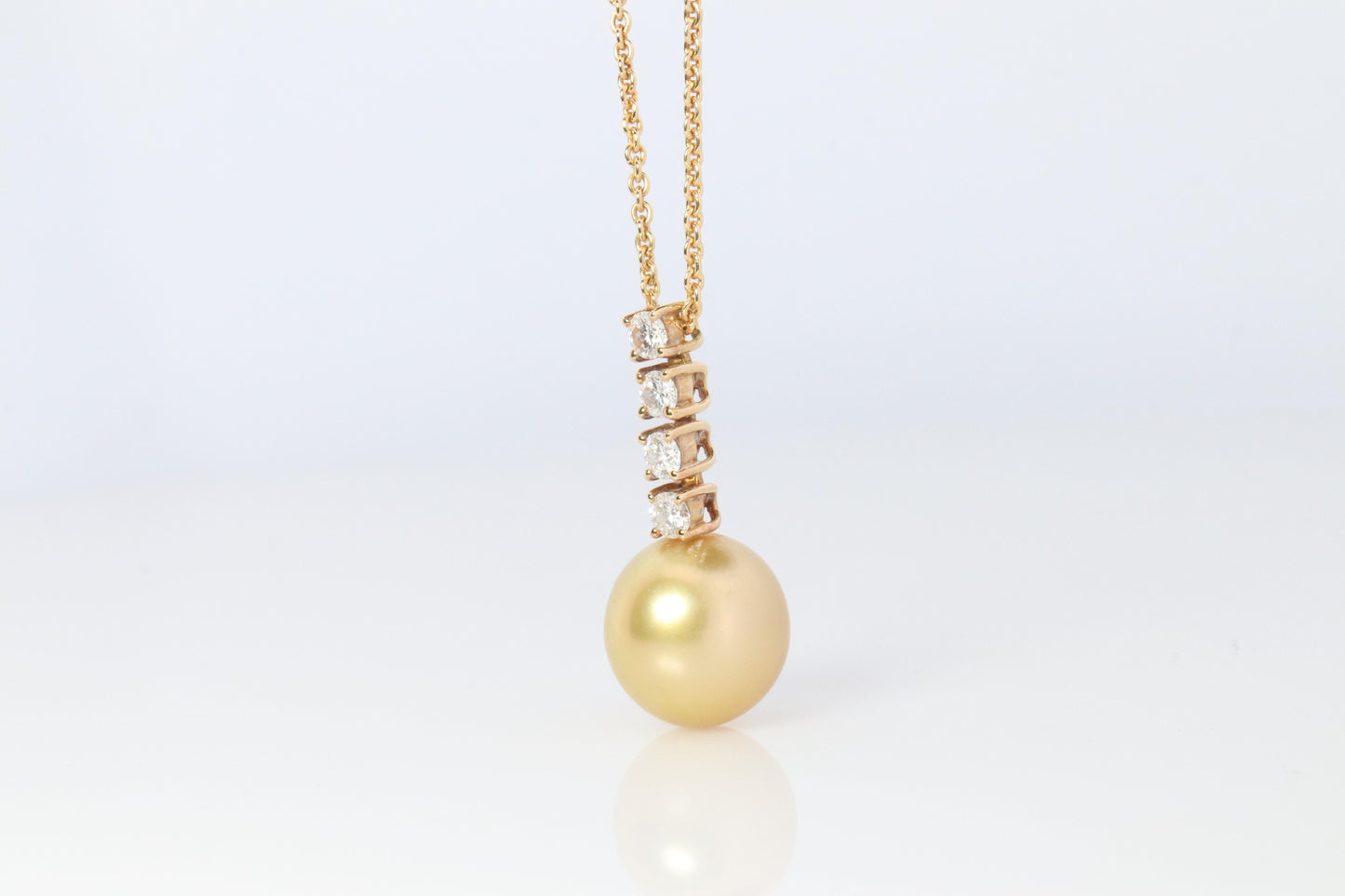 Mikimoto Pendant. Genuine 18k Yellow Gold Mikimoto South Sea Pearl Necklace