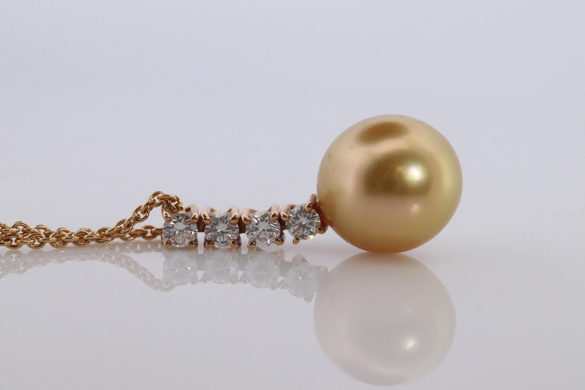 Mikimoto Pendant. Genuine 18k Yellow Gold Mikimoto South Sea Pearl Necklace