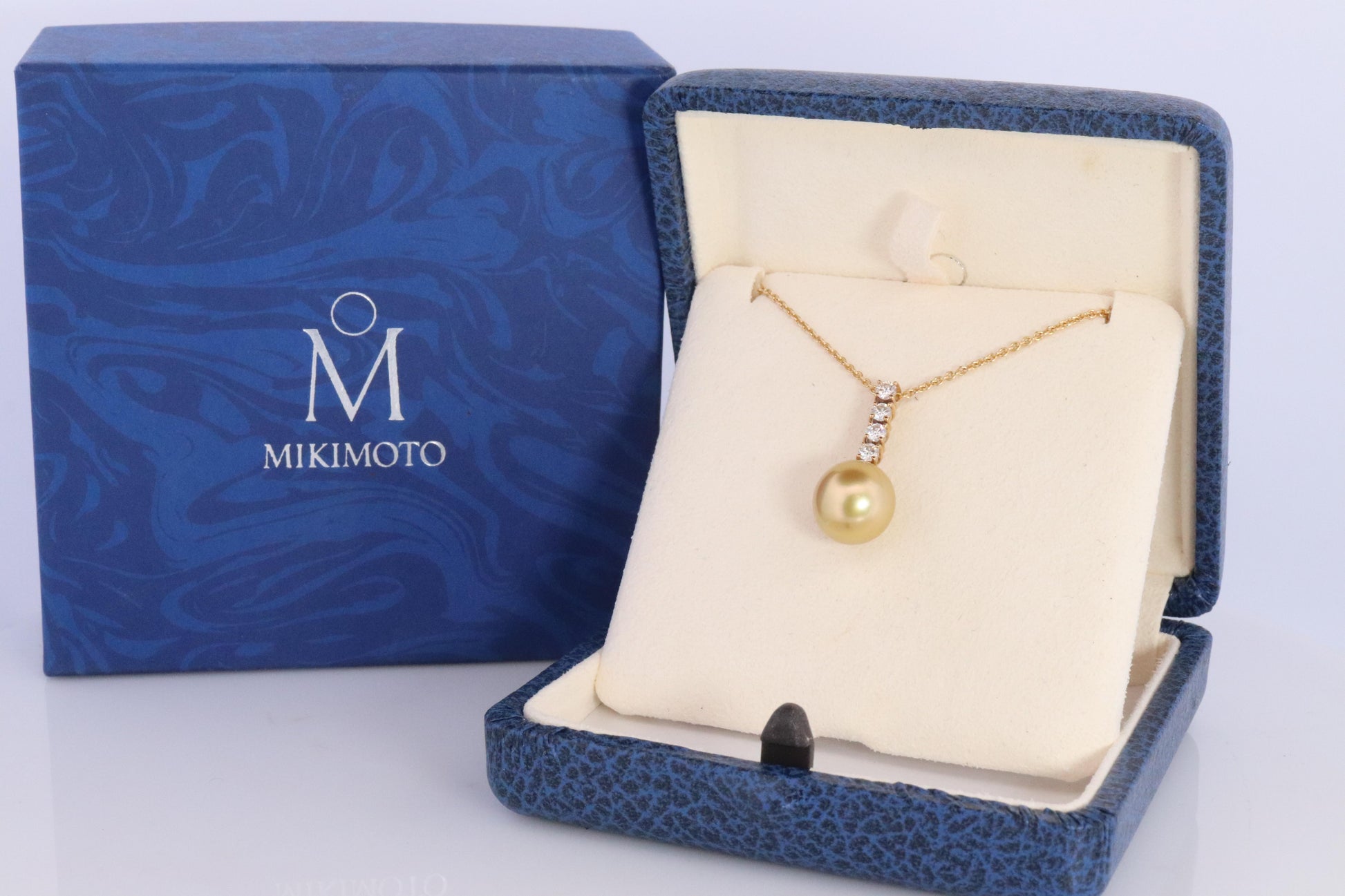 Mikimoto Pendant. Genuine 18k Yellow Gold Mikimoto South Sea Pearl Necklace