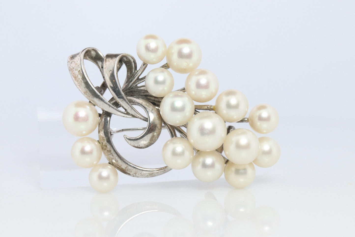Mikimoto Brooch Sterling Silver. Mikimoto Pearl Grape Vine Pendant PIN.