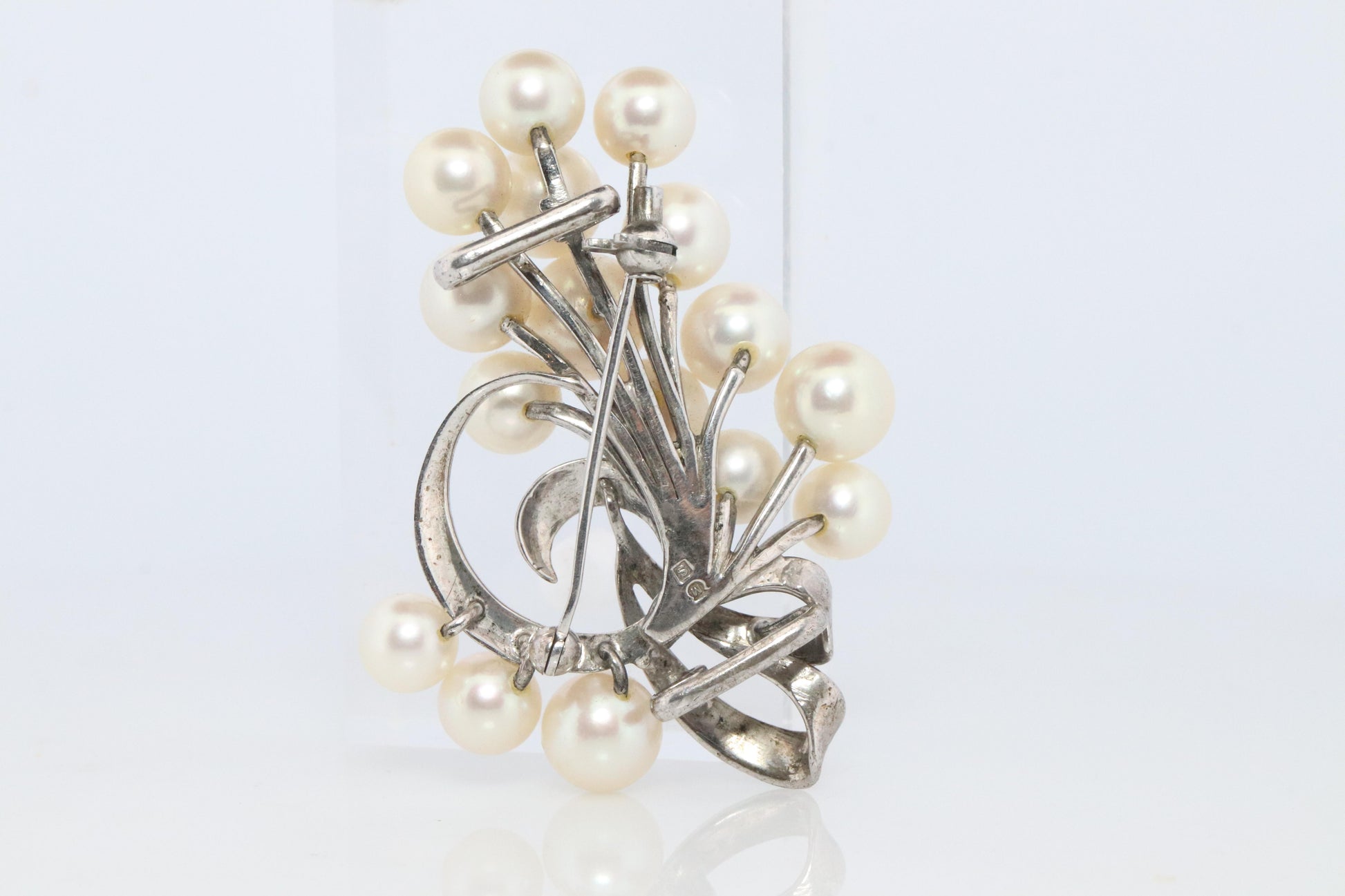 Mikimoto Brooch Sterling Silver. Mikimoto Pearl Grape Vine Pendant PIN.
