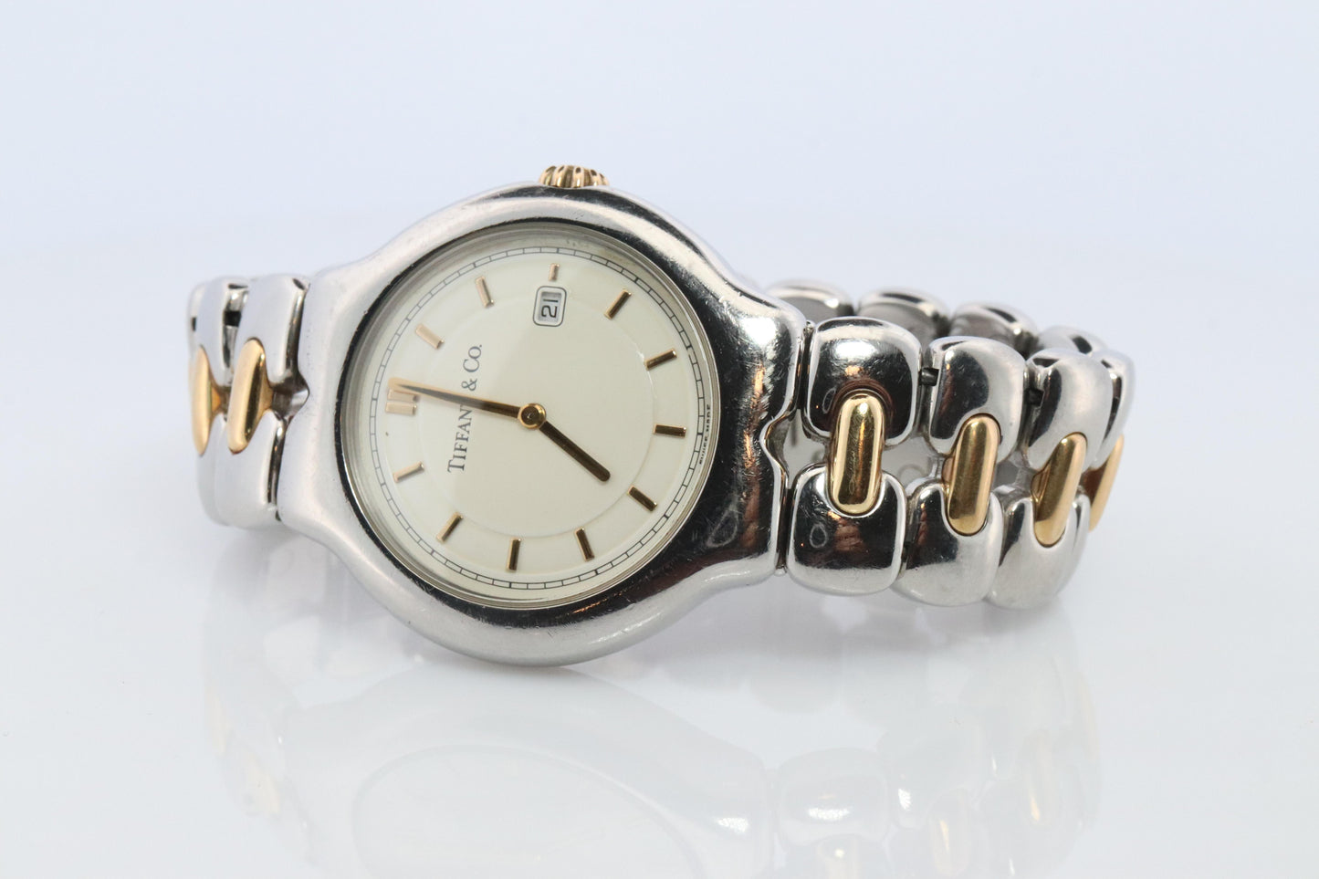 Tiffany and Co Watch. 18k Tiffany Tesoro M0112 Large 34mm Wristwatch