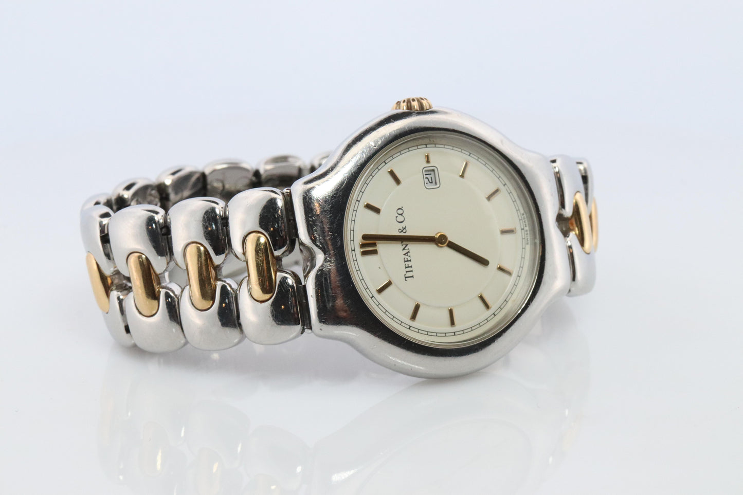 Tiffany and Co Watch. 18k Tiffany Tesoro M0112 Large 34mm Wristwatch