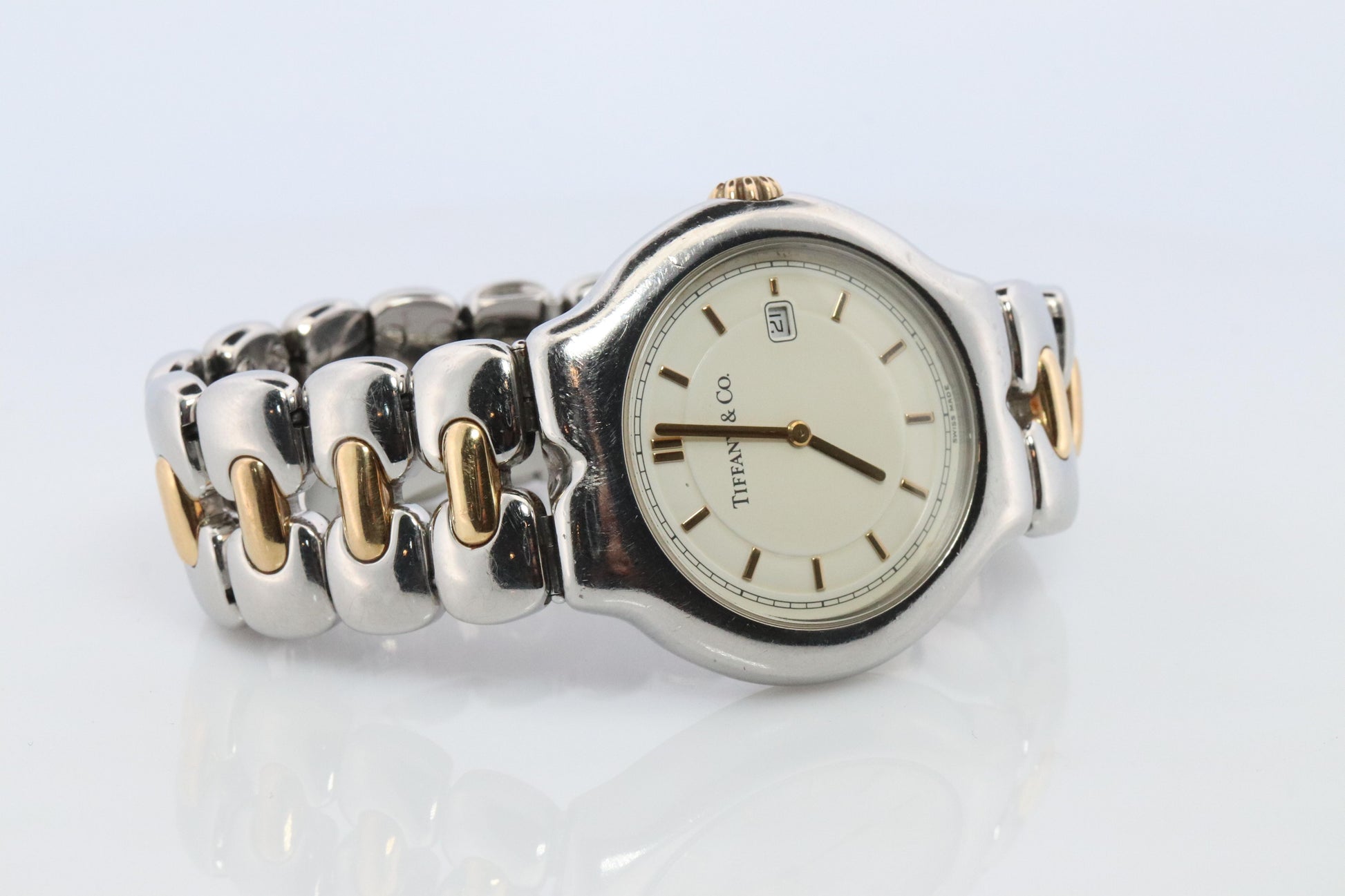 Tiffany and Co Watch. 18k Tiffany Tesoro M0112 Large 34mm Wristwatch