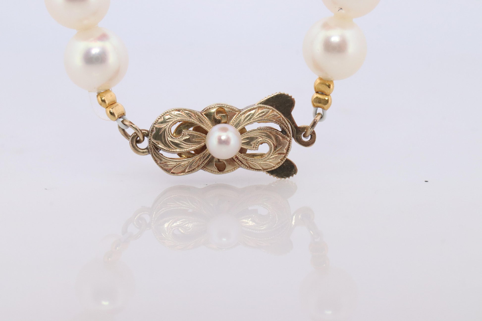 MIKIMOTO 14k Yellow Gold Pearl Necklace. 7mm Pearls 15.5in Necklace.