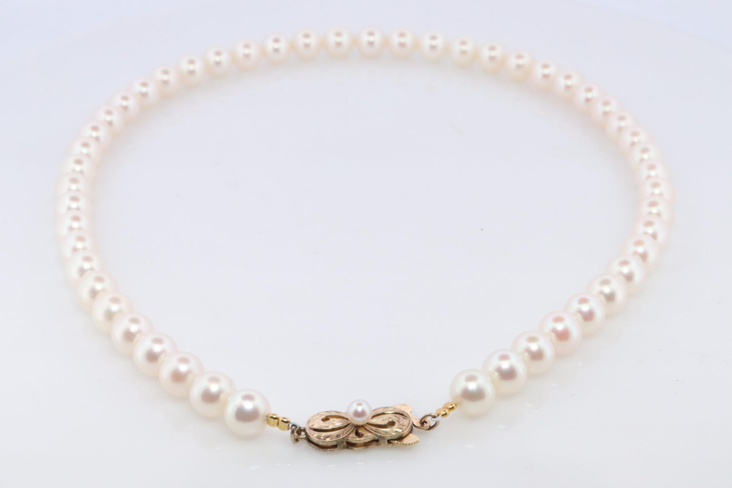 MIKIMOTO 14k Yellow Gold Pearl Necklace. 7mm Pearls 15.5in Necklace.